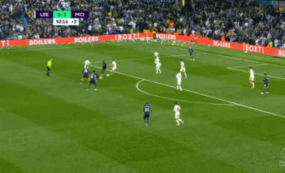 队友羡慕你留洋吗？王博豪：羡慕，我出去有房住