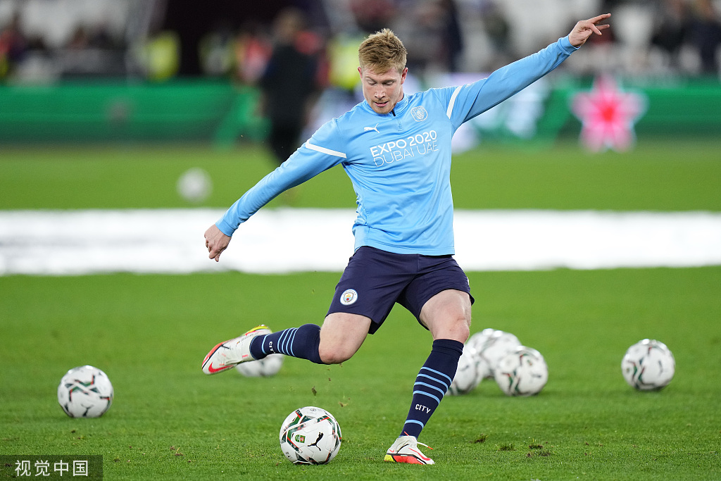 慎入，尼日利亚超比赛中一球员被对方球迷冲进场内割喉