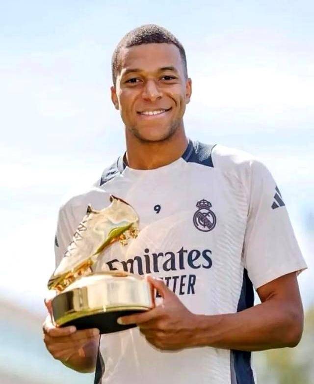 剑南春丨拜仁客场5-0大胜斯图加特，凯恩替补戴帽，莱默尔建功