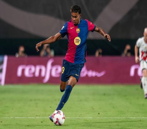 巴甲末轮赛前，内马尔获赠桑托斯生涯150球纪念品