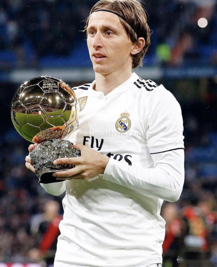 辽宁男篮王哲林连续得分超30